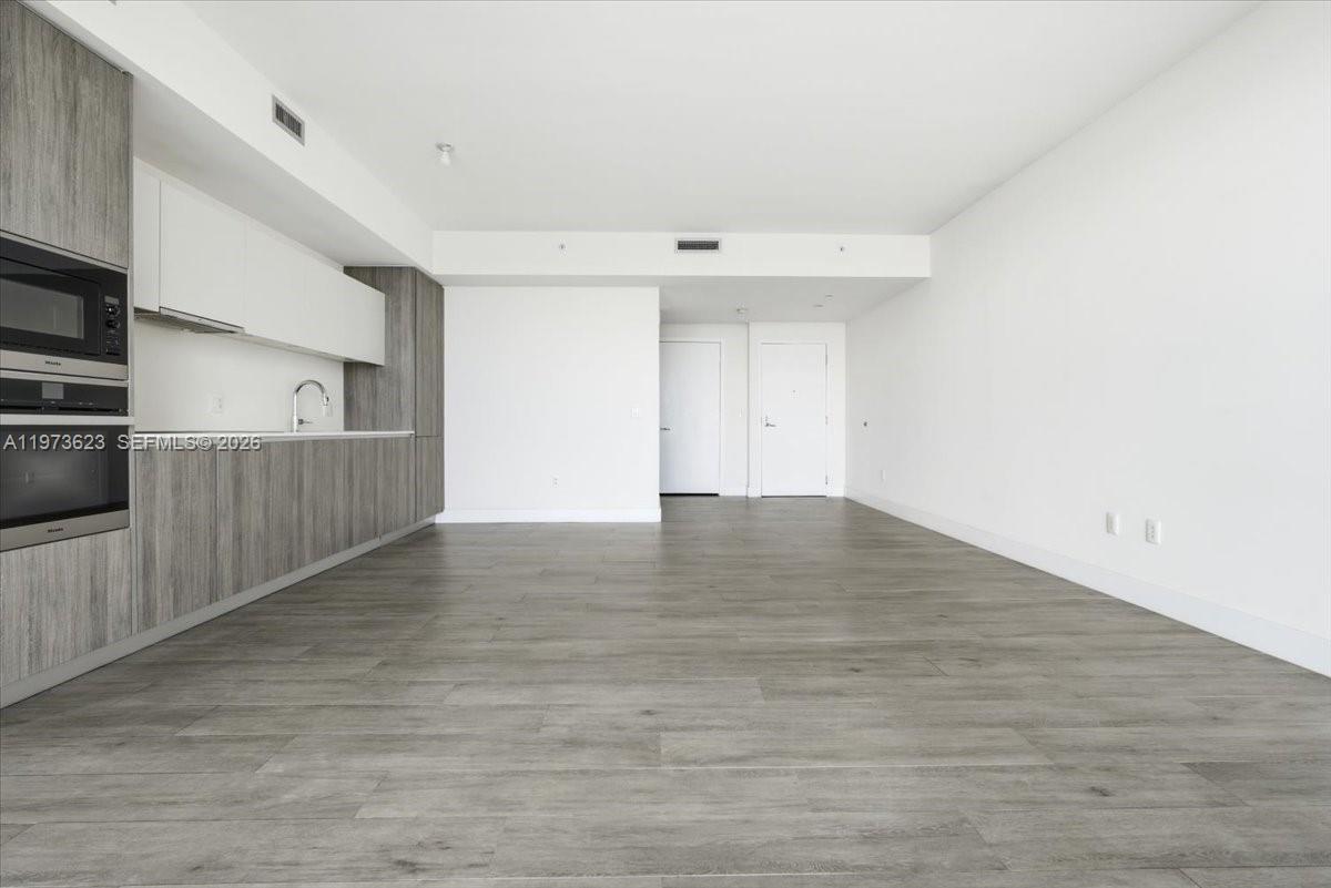 BISCAYNE BEACH CONDO - Residential