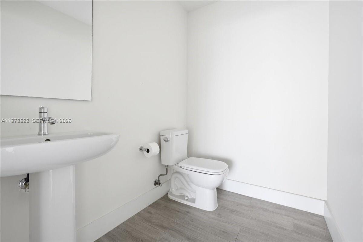 BISCAYNE BEACH CONDO - Residential