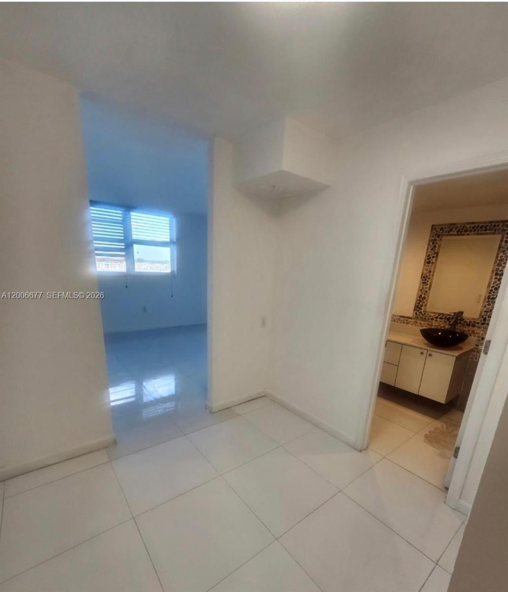 ROYAL BAHAMIAN EAST CONDO - Residential