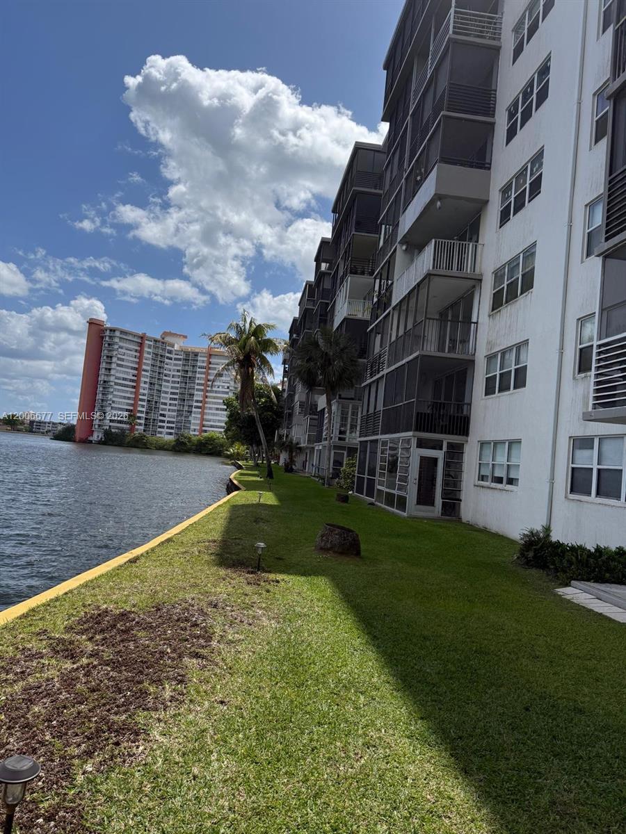 ROYAL BAHAMIAN EAST CONDO - Residential