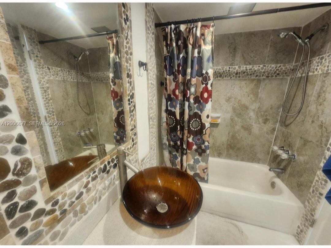 ROYAL BAHAMIAN EAST CONDO - Residential