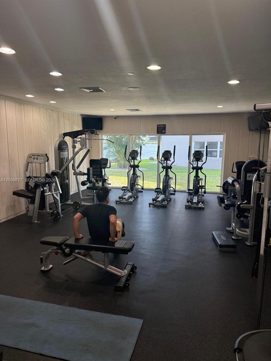 ROYAL BAHAMIAN EAST CONDO - Residential