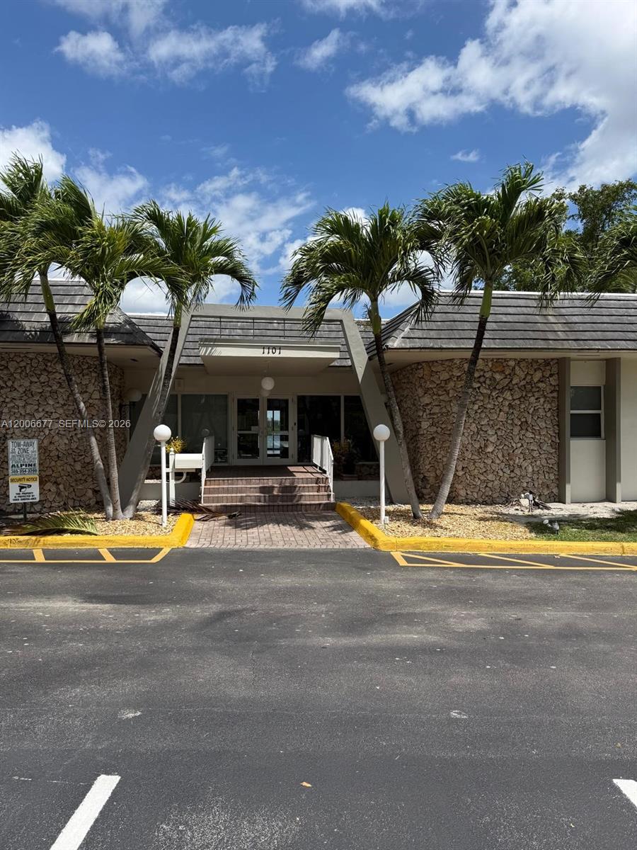 ROYAL BAHAMIAN EAST CONDO - Residential