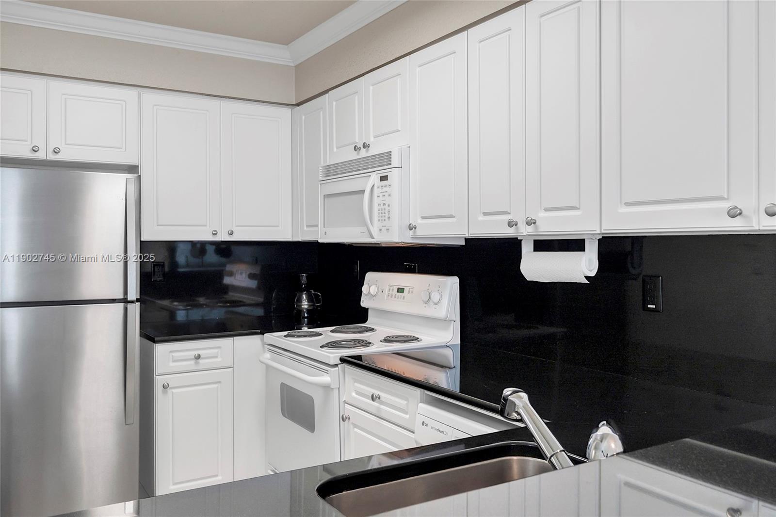WAVE CONDO - Residential Lease