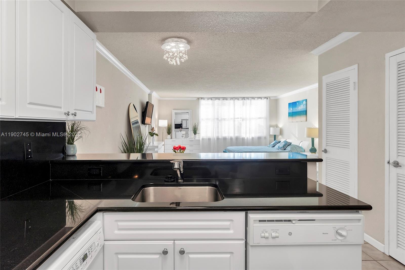 WAVE CONDO - Residential Lease
