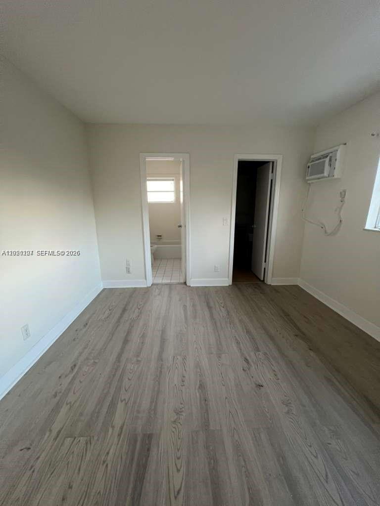 1100 NE 9th Ave 305