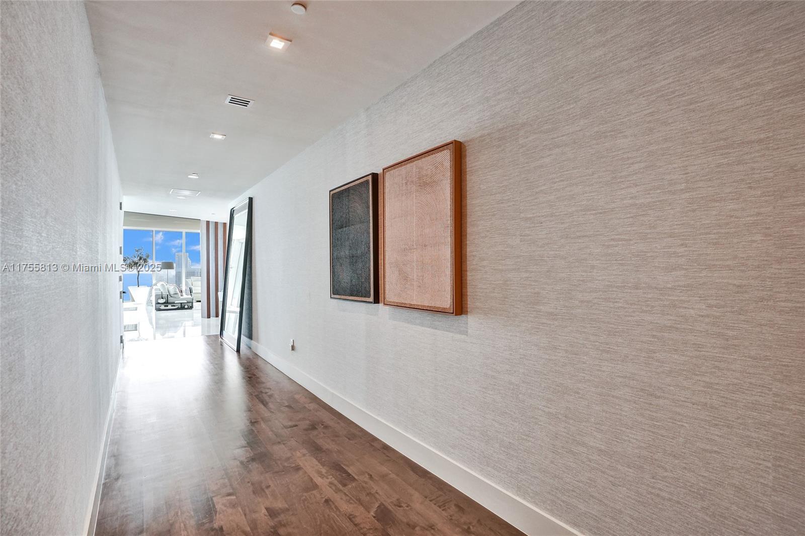JADE SIGNATURE CONDO - Residential