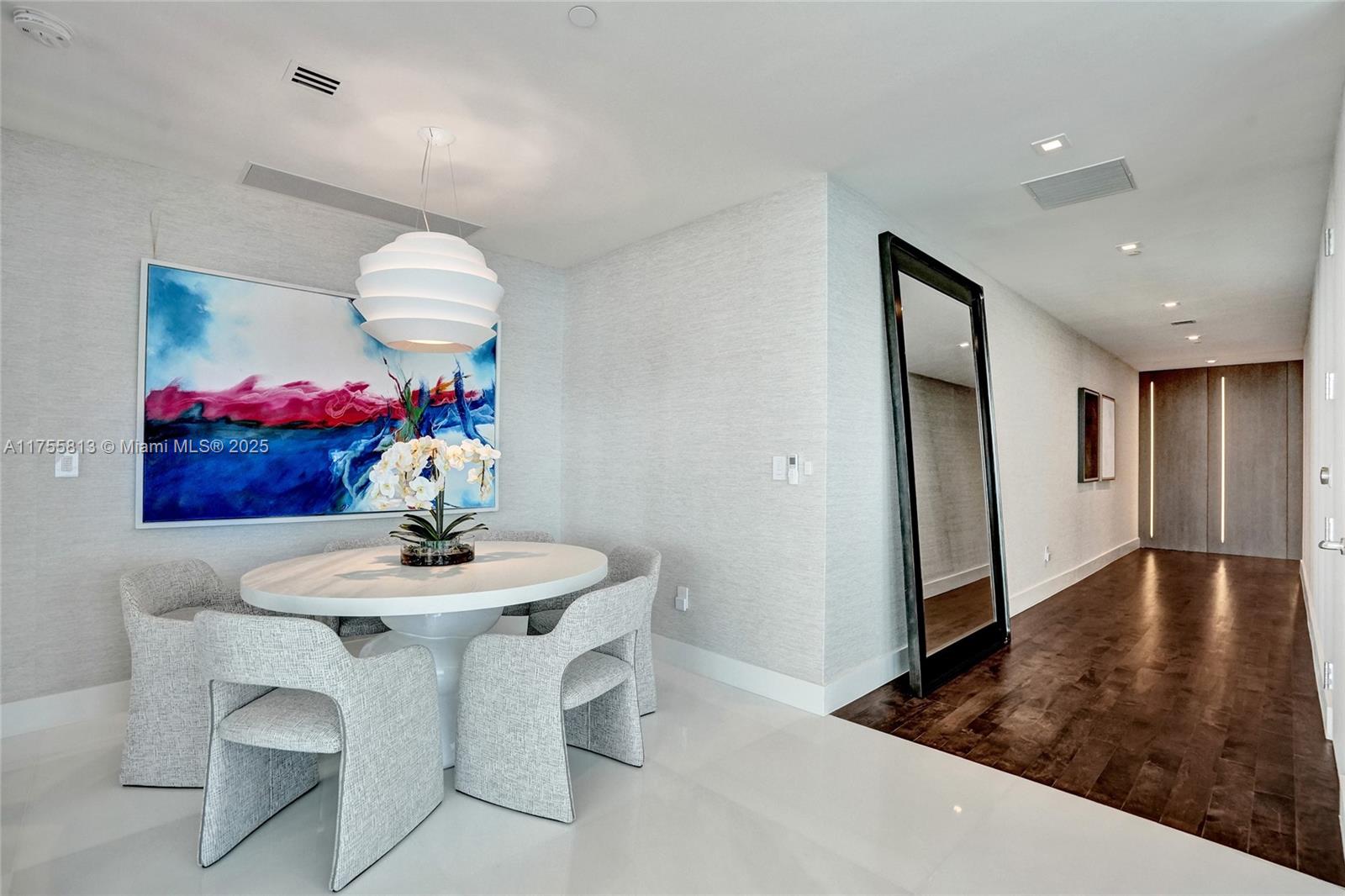 JADE SIGNATURE CONDO - Residential