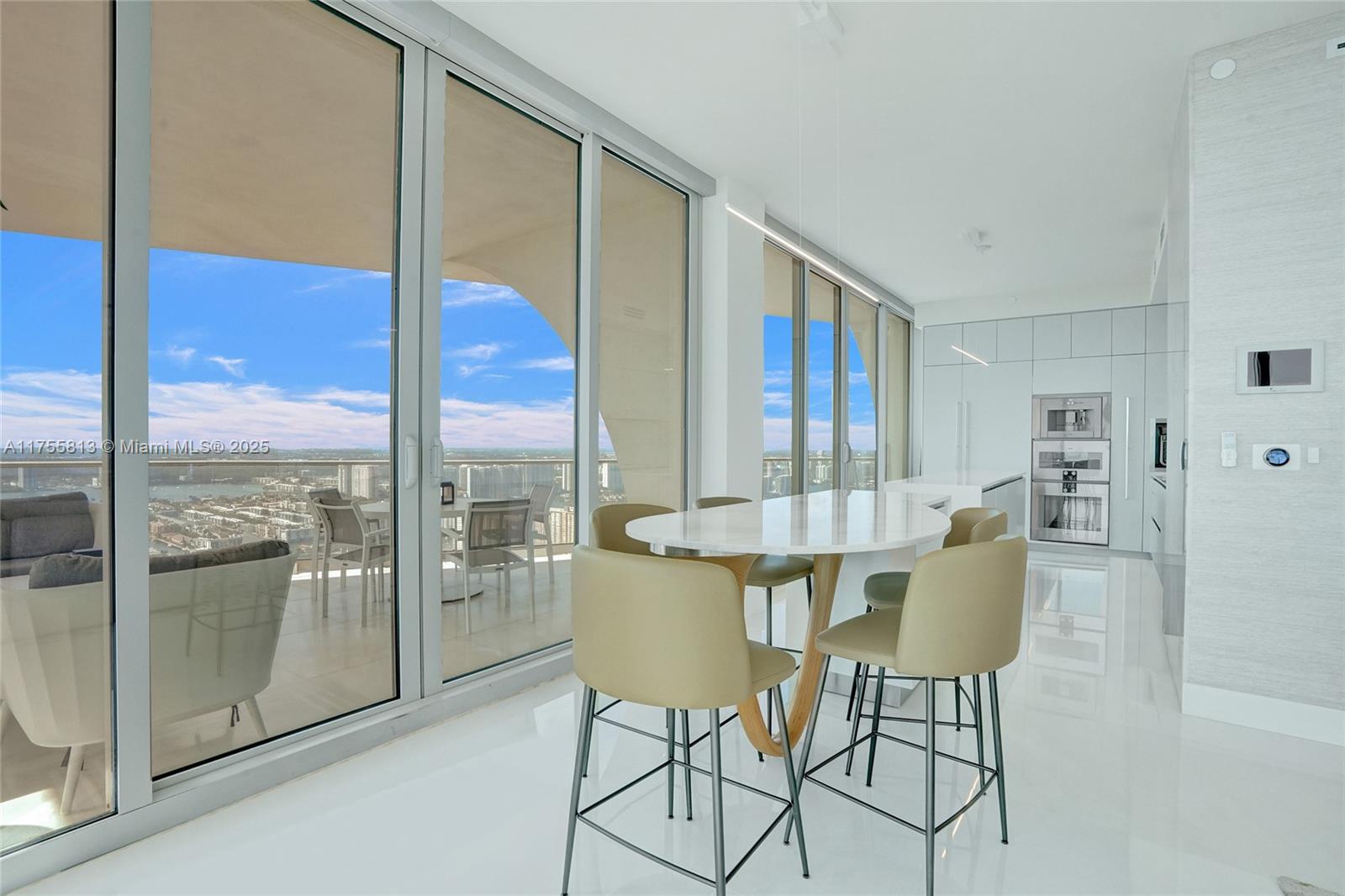 JADE SIGNATURE CONDO - Residential