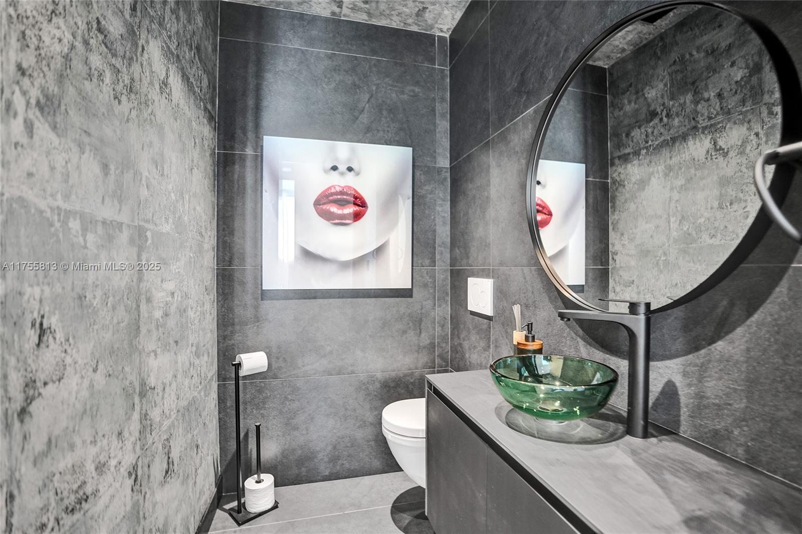 JADE SIGNATURE CONDO - Residential