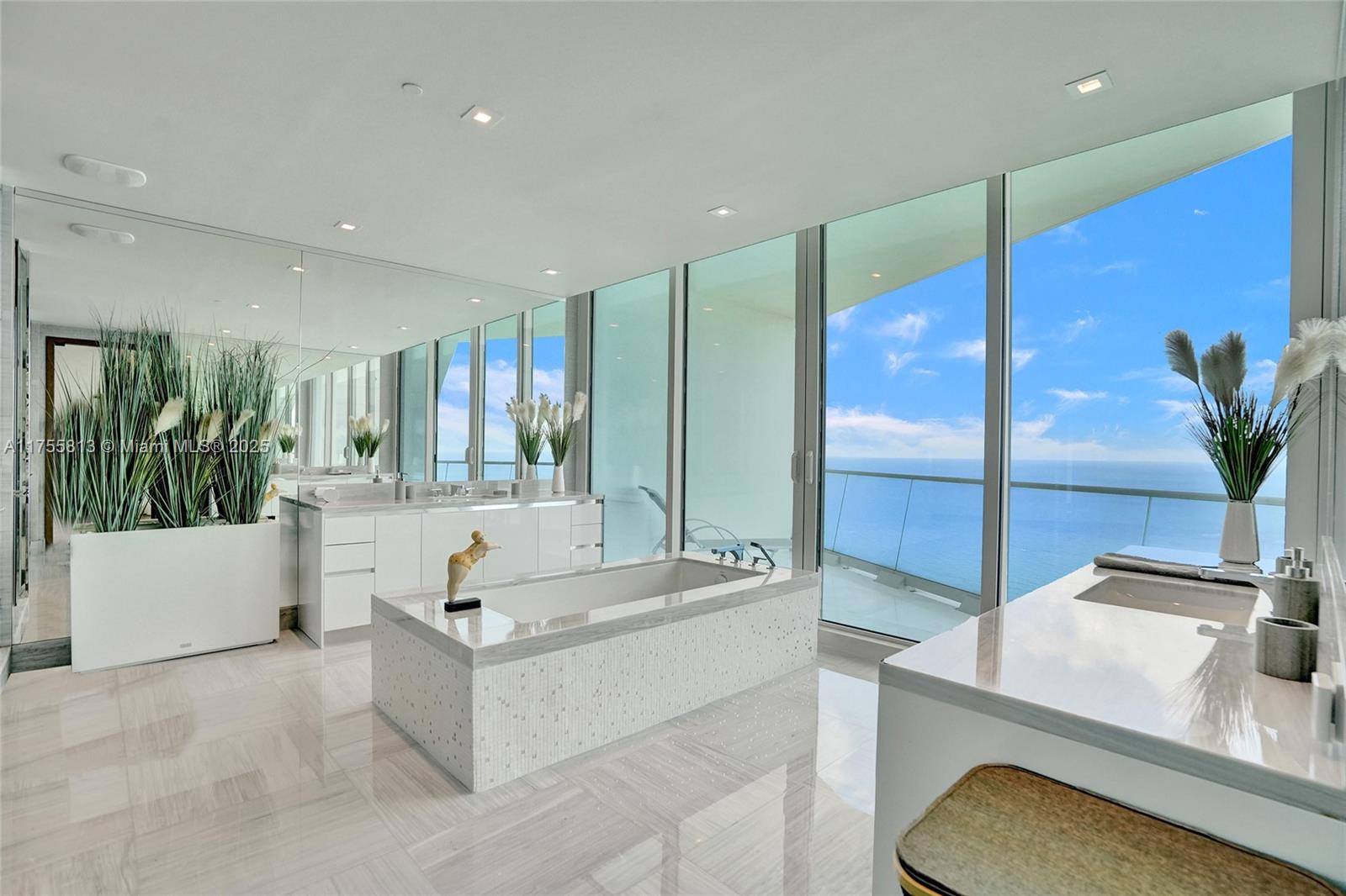 JADE SIGNATURE CONDO - Residential