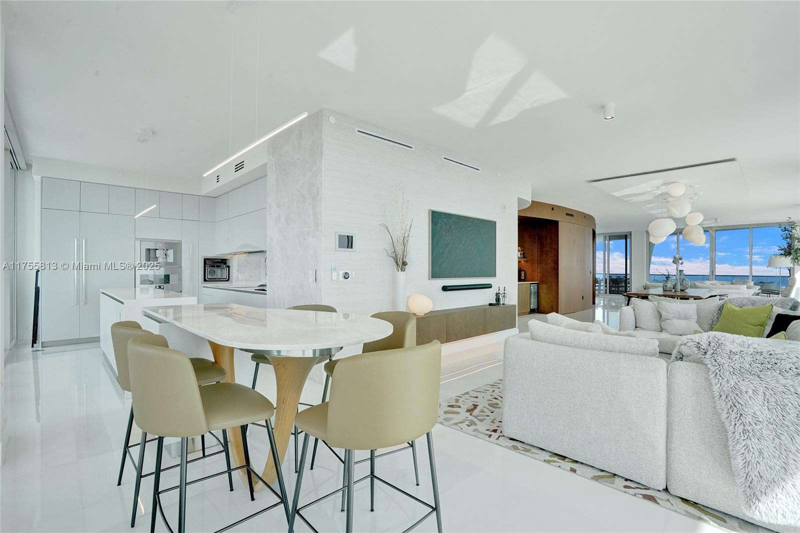 JADE SIGNATURE CONDO - Residential