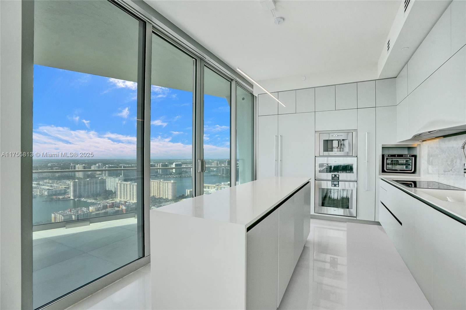 JADE SIGNATURE CONDO - Residential