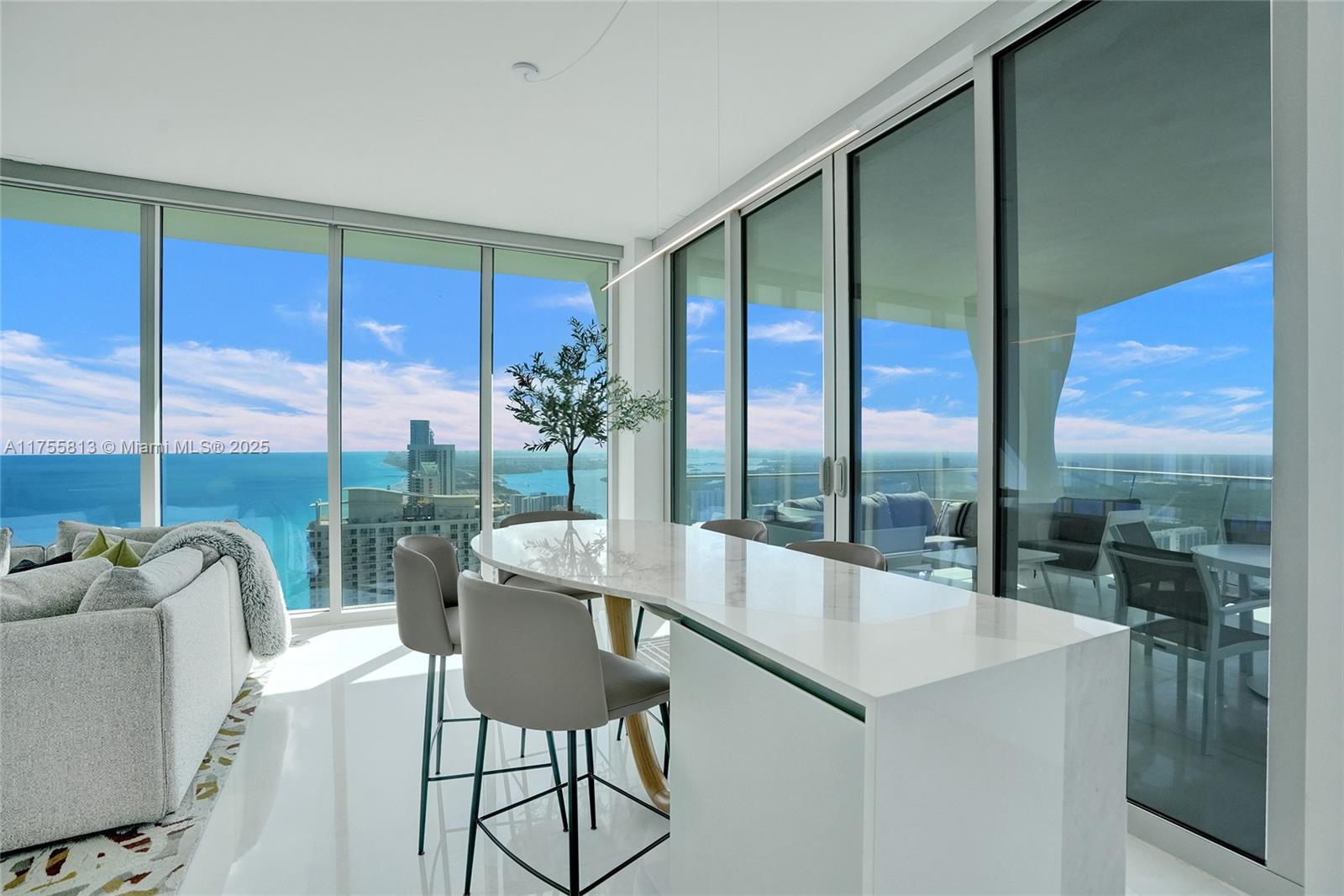 JADE SIGNATURE CONDO - Residential