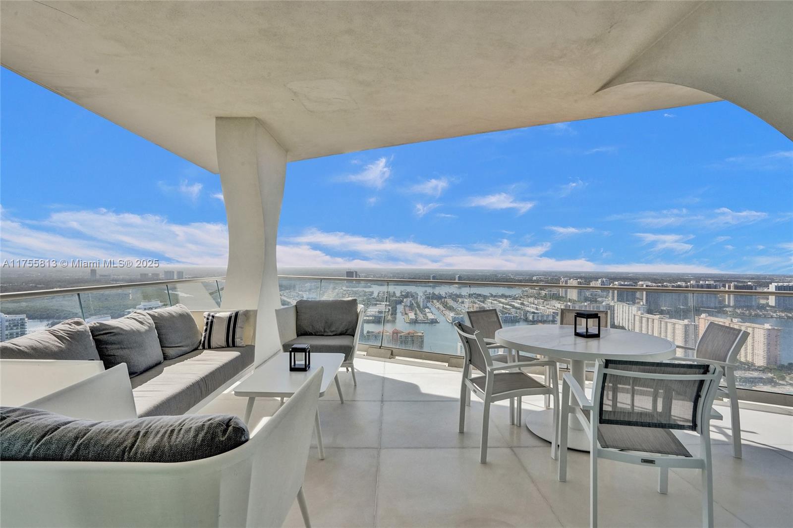 JADE SIGNATURE CONDO - Residential