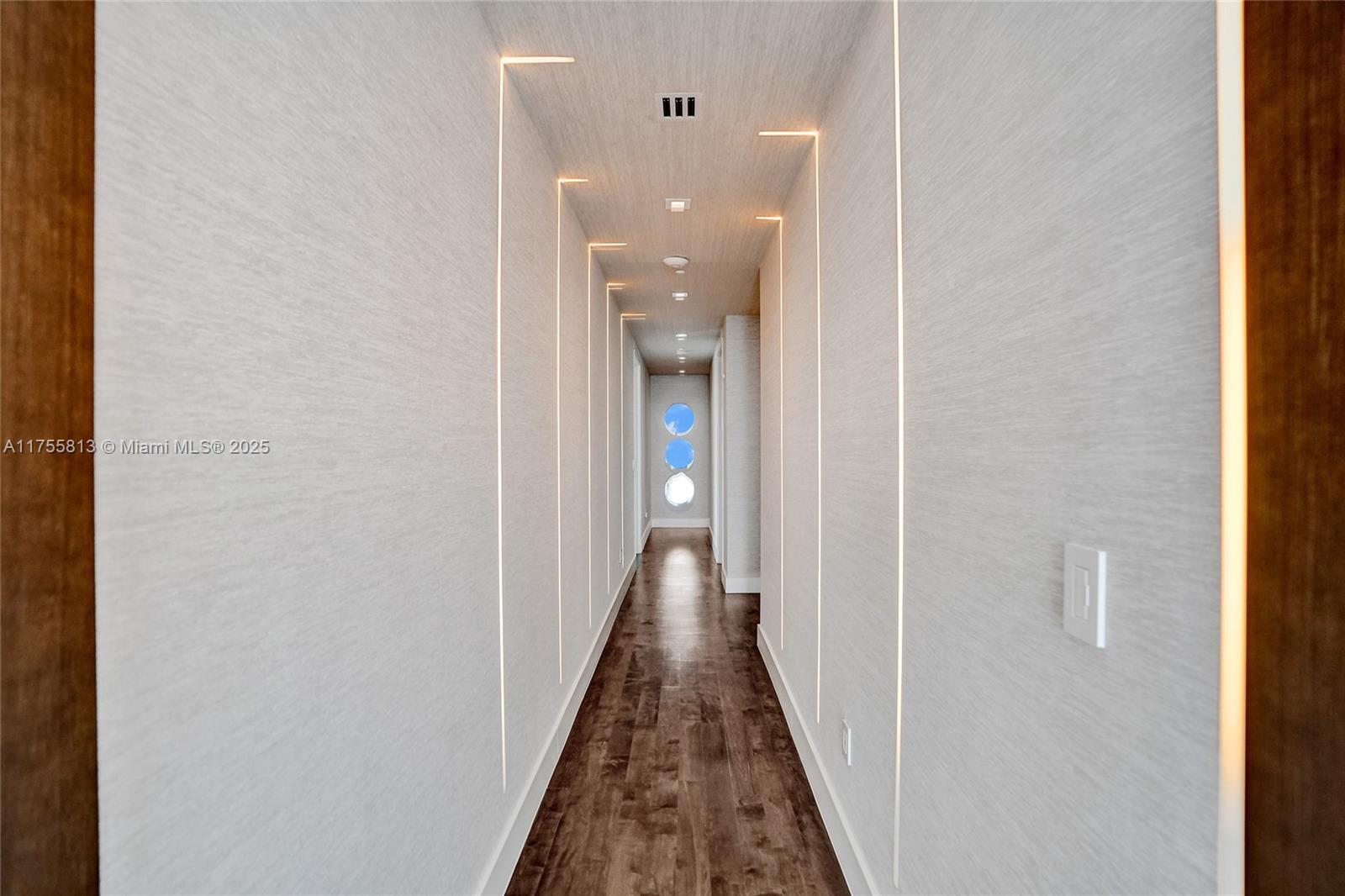 JADE SIGNATURE CONDO - Residential