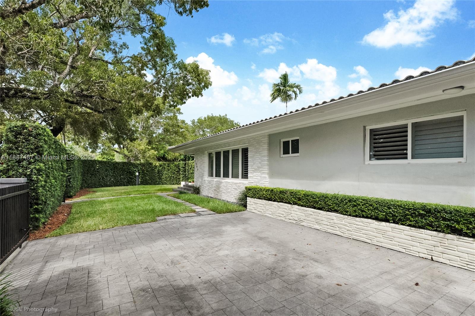 CORAL GABLES RIVIERA SEC - Residential