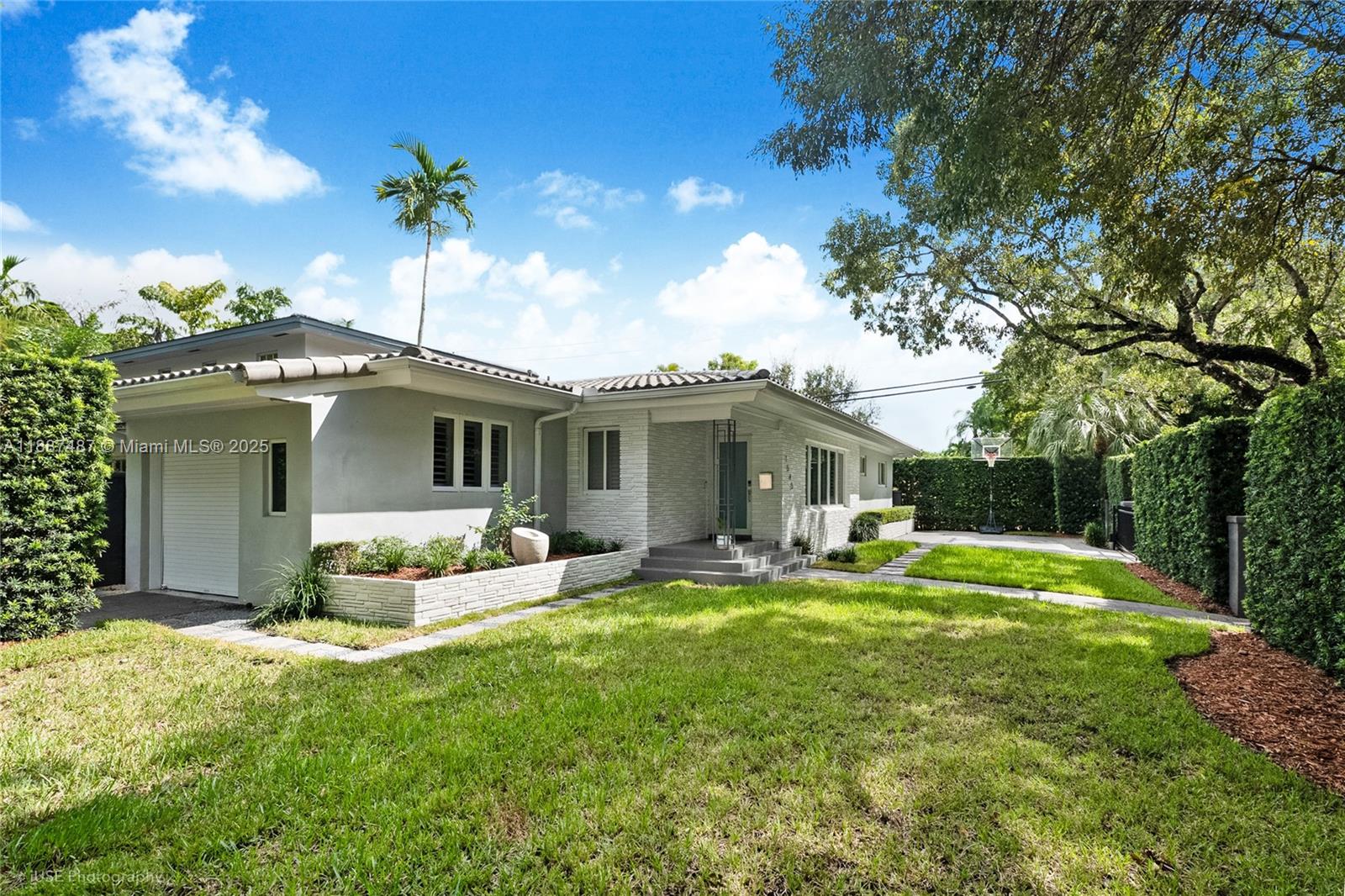 CORAL GABLES RIVIERA SEC - Residential