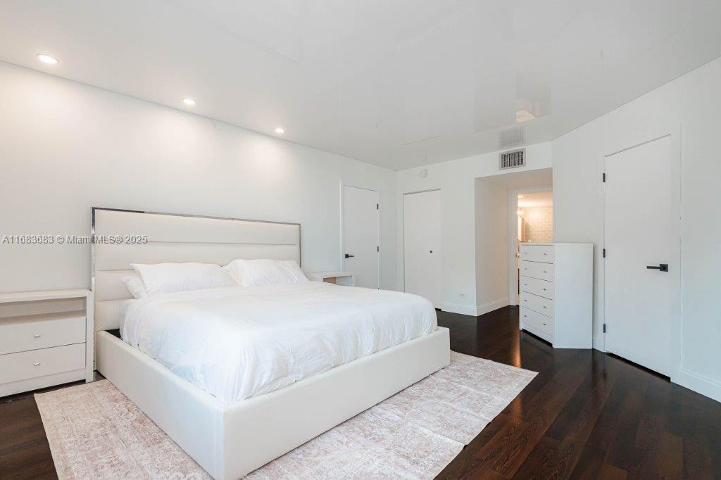 RONEY PALACE CONDO - Residential Lease