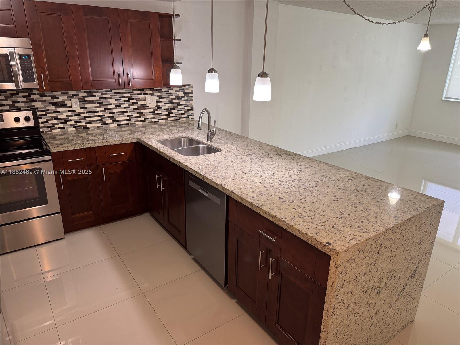 DADELAND PLACE CONDO - Residential Lease