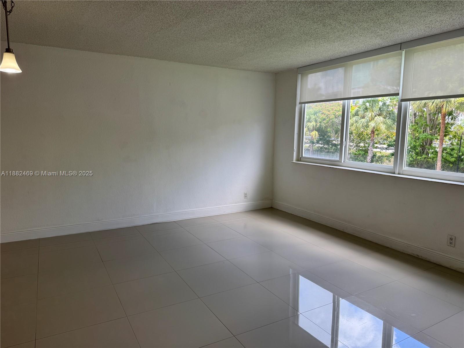 DADELAND PLACE CONDO - Residential Lease