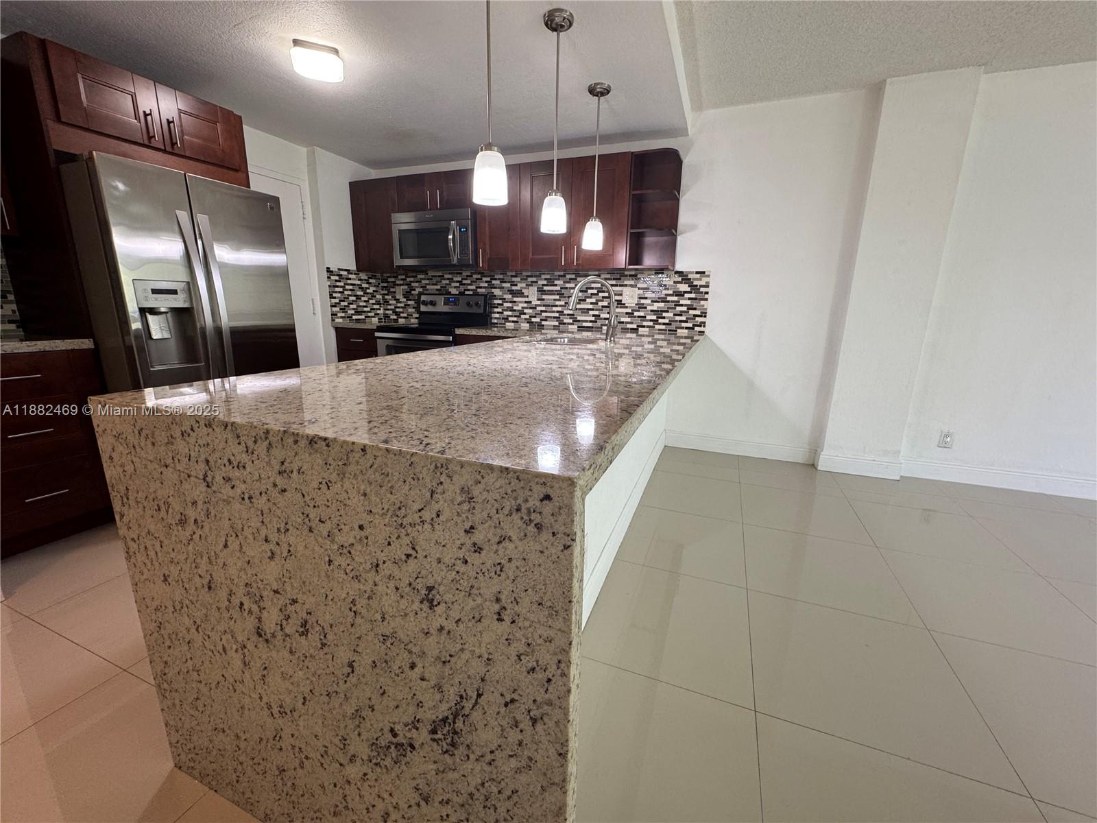 DADELAND PLACE CONDO - Residential Lease