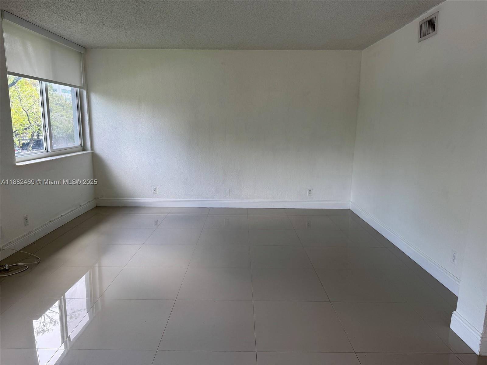 DADELAND PLACE CONDO - Residential Lease