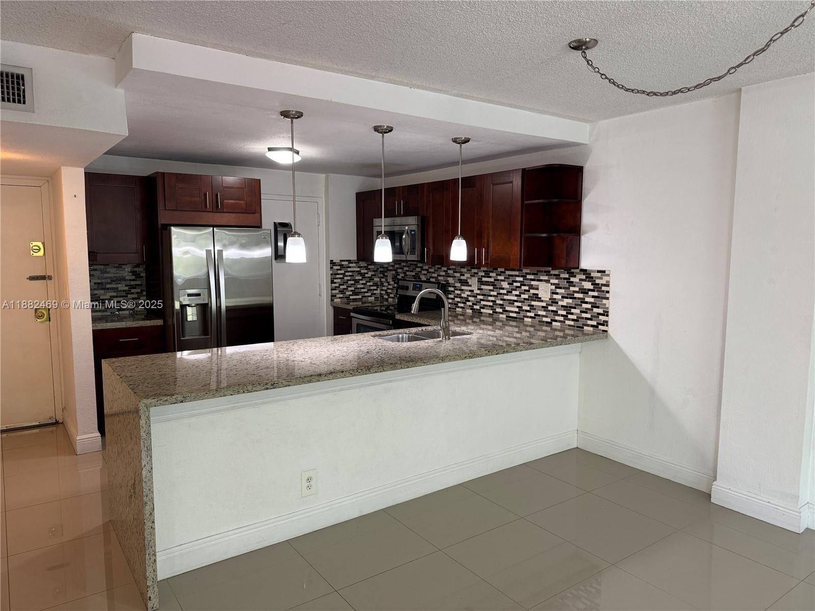DADELAND PLACE CONDO - Residential Lease