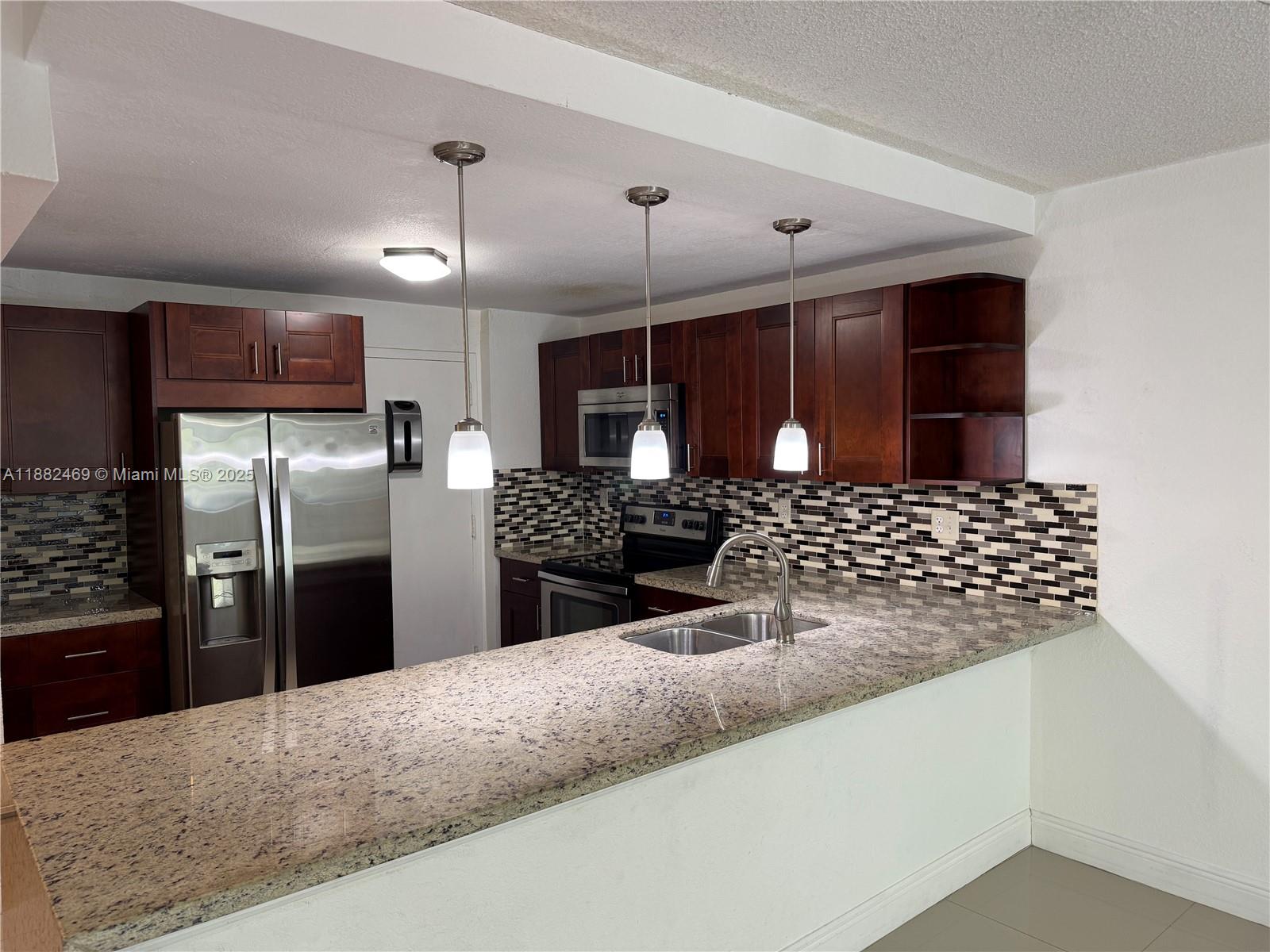 DADELAND PLACE CONDO - Residential Lease