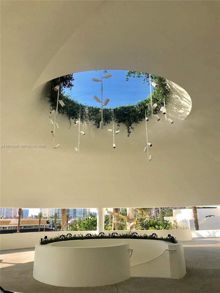 16901 Collins Ave 1604