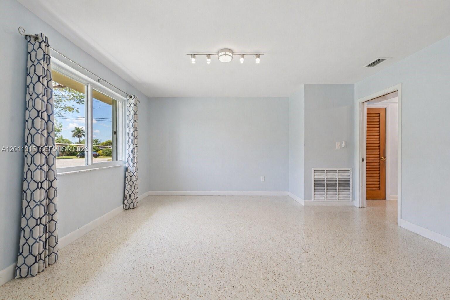 DOWNER PALMS DIV 2 - Residential