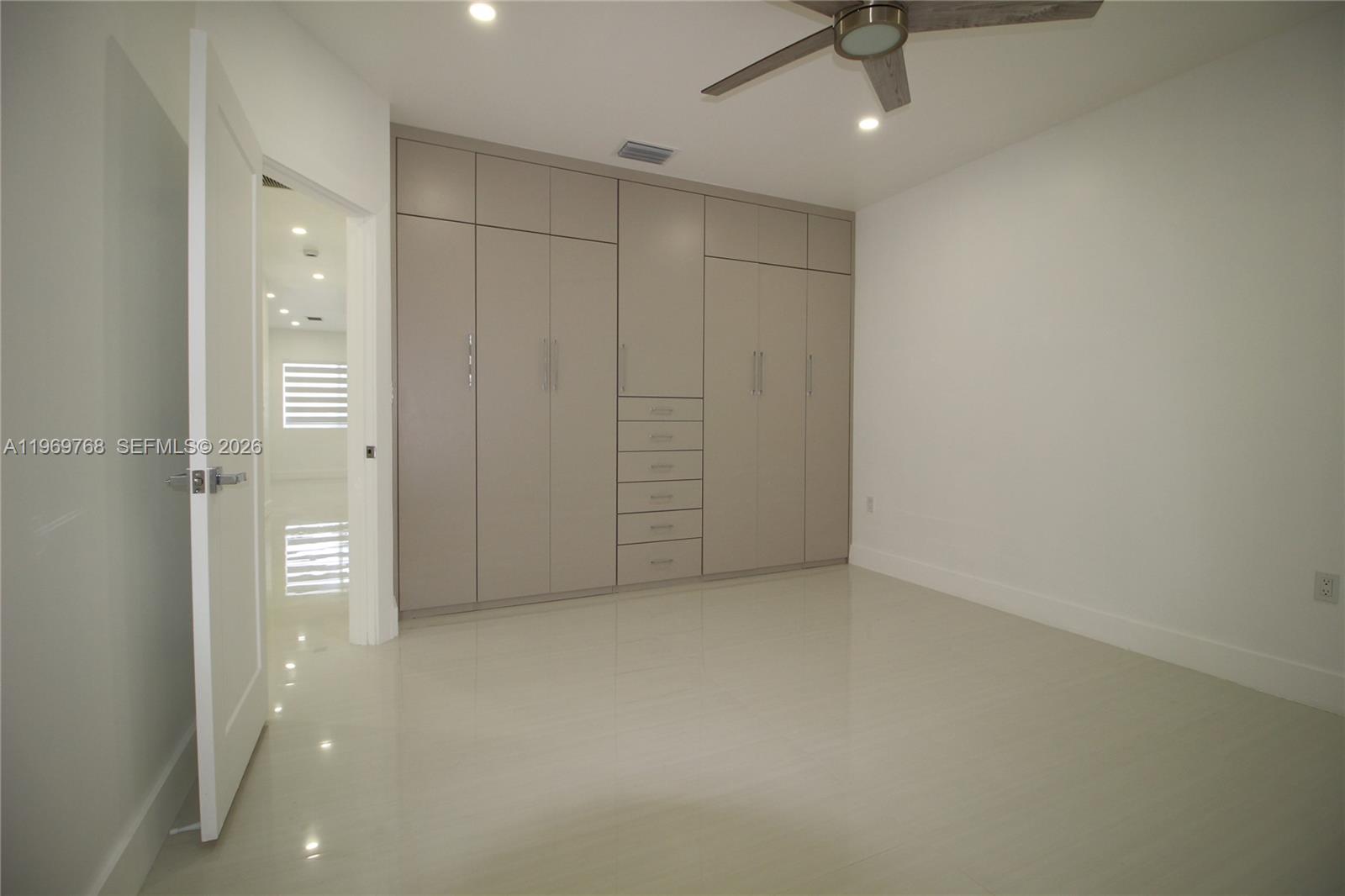 WESTWOOD LAKE 5TH ADDN - Residential Lease