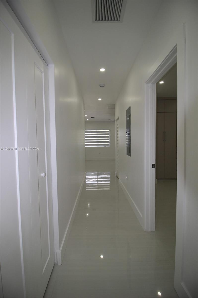 WESTWOOD LAKE 5TH ADDN - Residential Lease