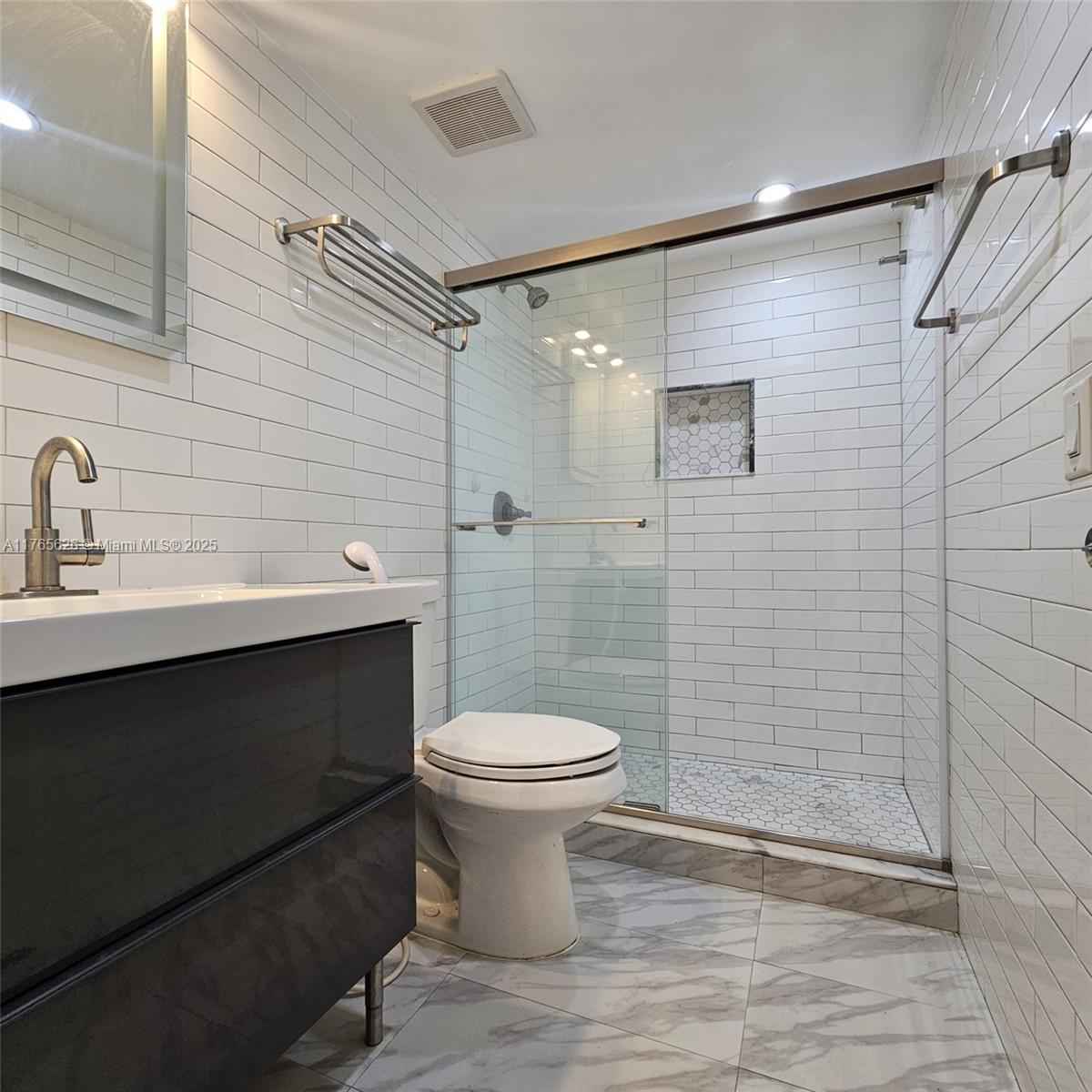 Rental Property at 1182 W 37th Ter 11, Hialeah, Miami-Dade County, Florida - Bedrooms: 3 
Bathrooms: 2  - $3,300 MO.