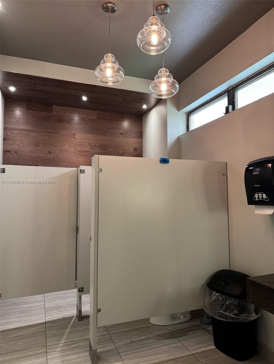 MELALEUCA GARDENS CONDO - Residential