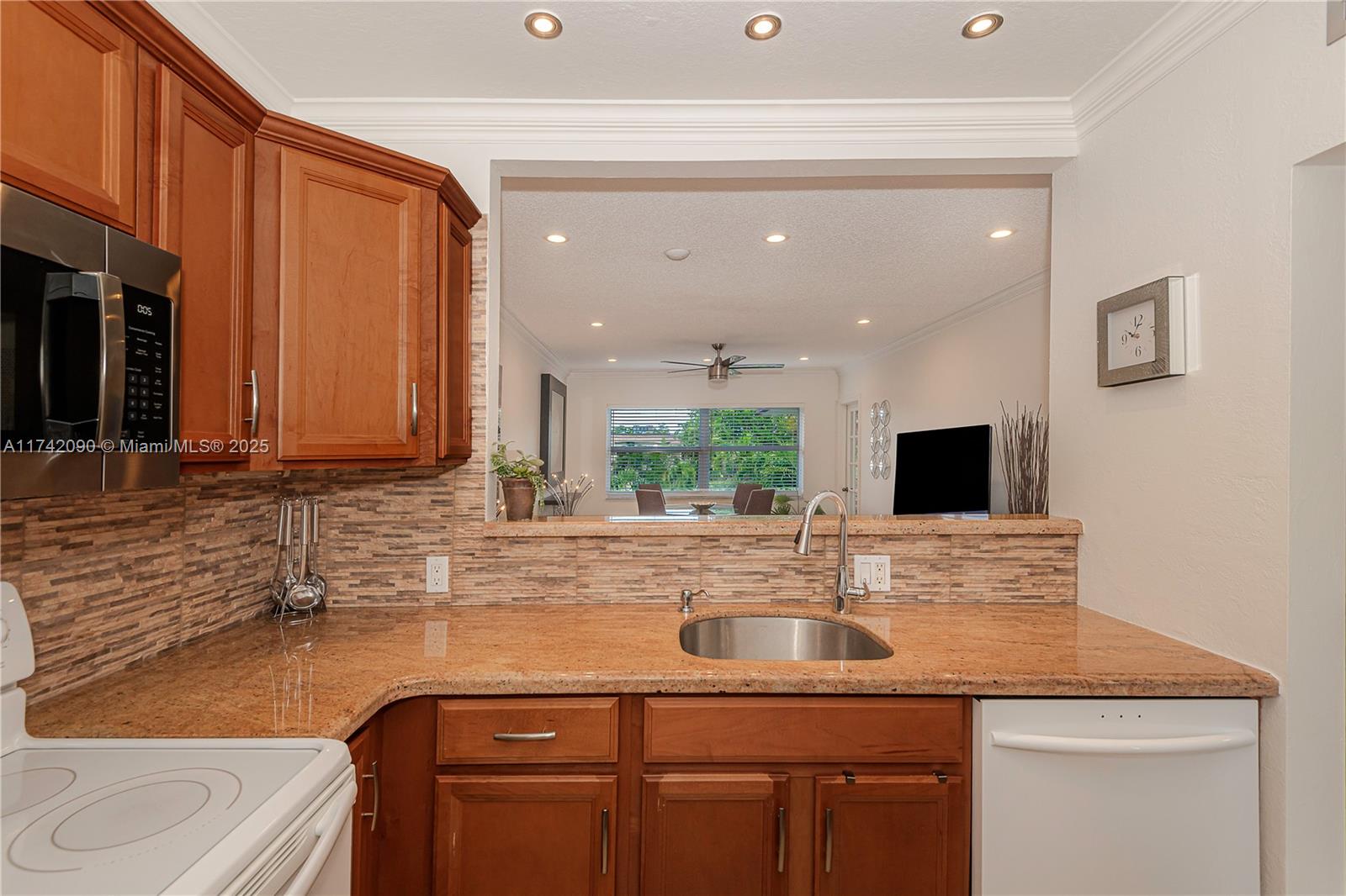 MELALEUCA GARDENS CONDO - Residential