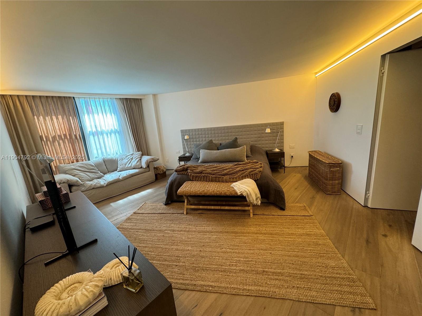 TOWERS OF KEY BISCAYNE CO - Residential Lease