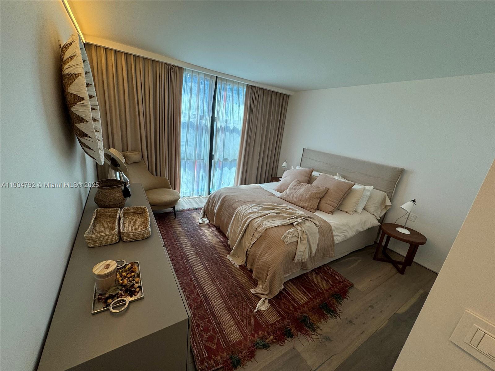 TOWERS OF KEY BISCAYNE CO - Residential Lease