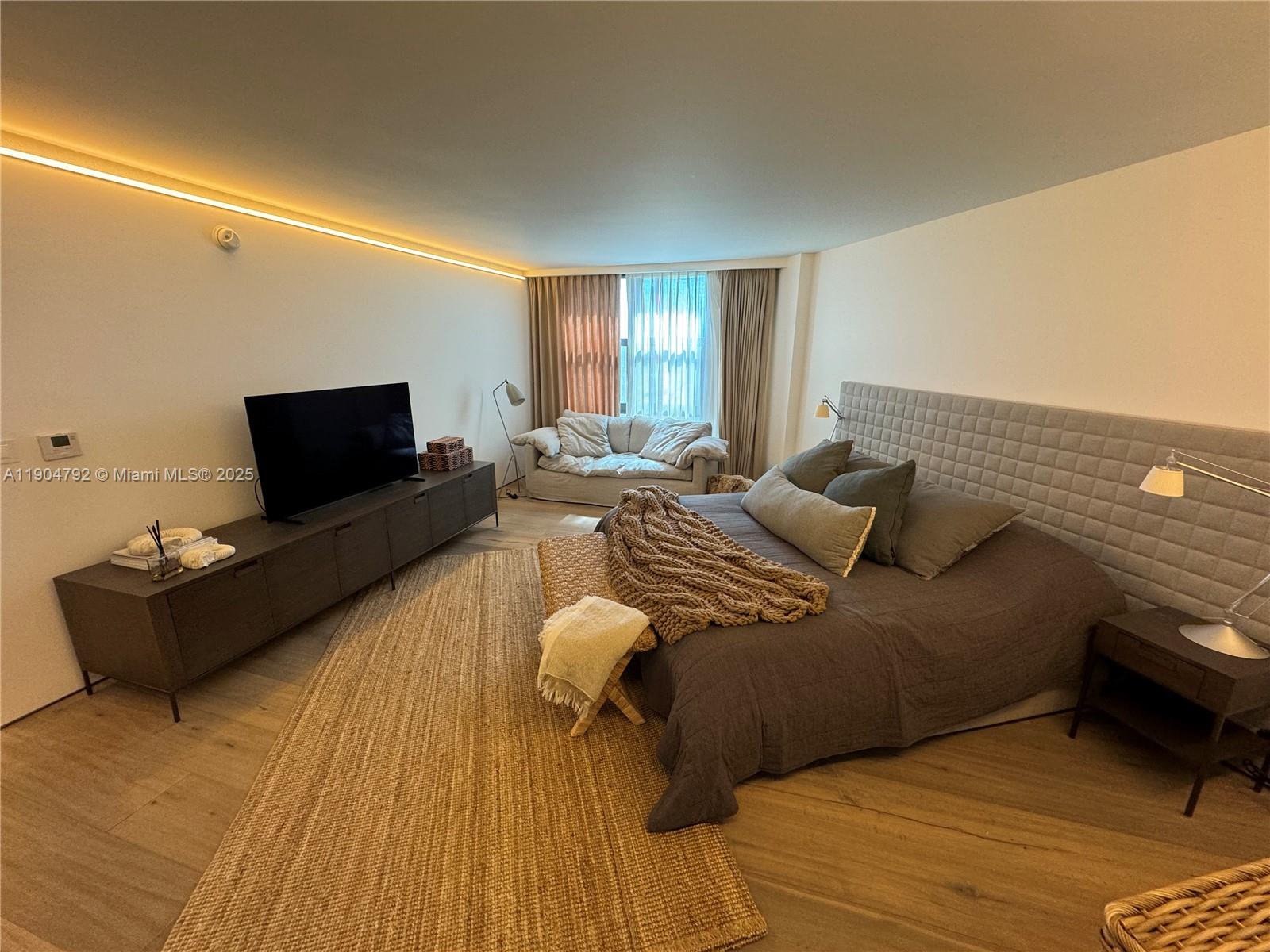 TOWERS OF KEY BISCAYNE CO - Residential Lease