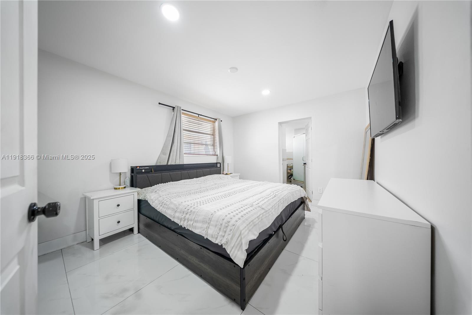 HIALEAH 2ND STUDIO ADDN - Residential