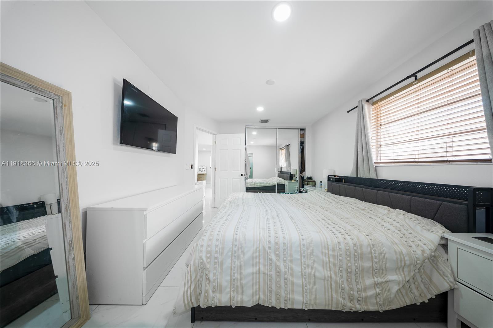 HIALEAH 2ND STUDIO ADDN - Residential