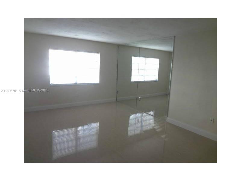 Address Not Disclosed, Key Biscayne, Miami-Dade County, Florida - 1 Bedrooms  
2 Bathrooms - 