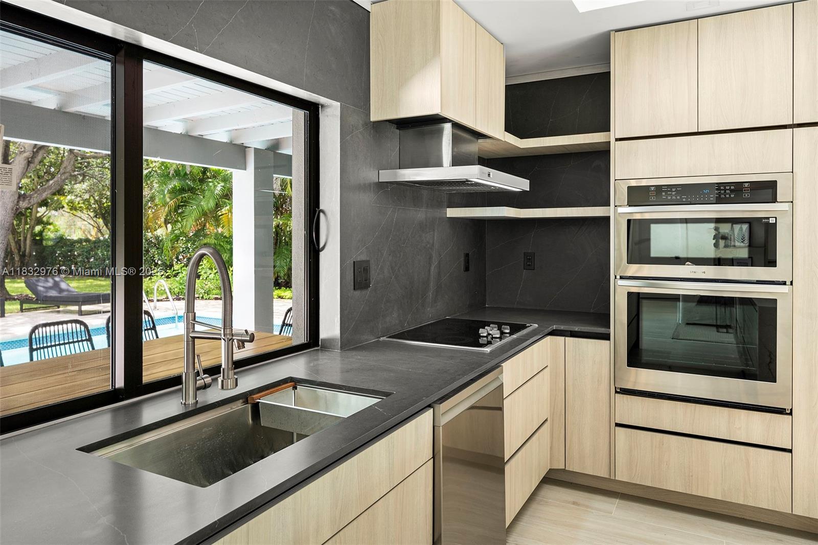 OLD CUTLER ESTATES SEC 3 - Residential