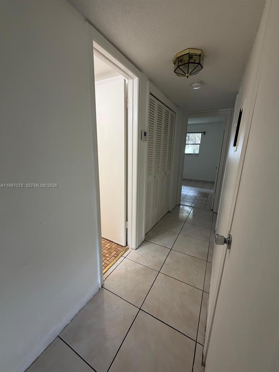 GOLFVIEW ARMS INC CONDO - Residential Lease