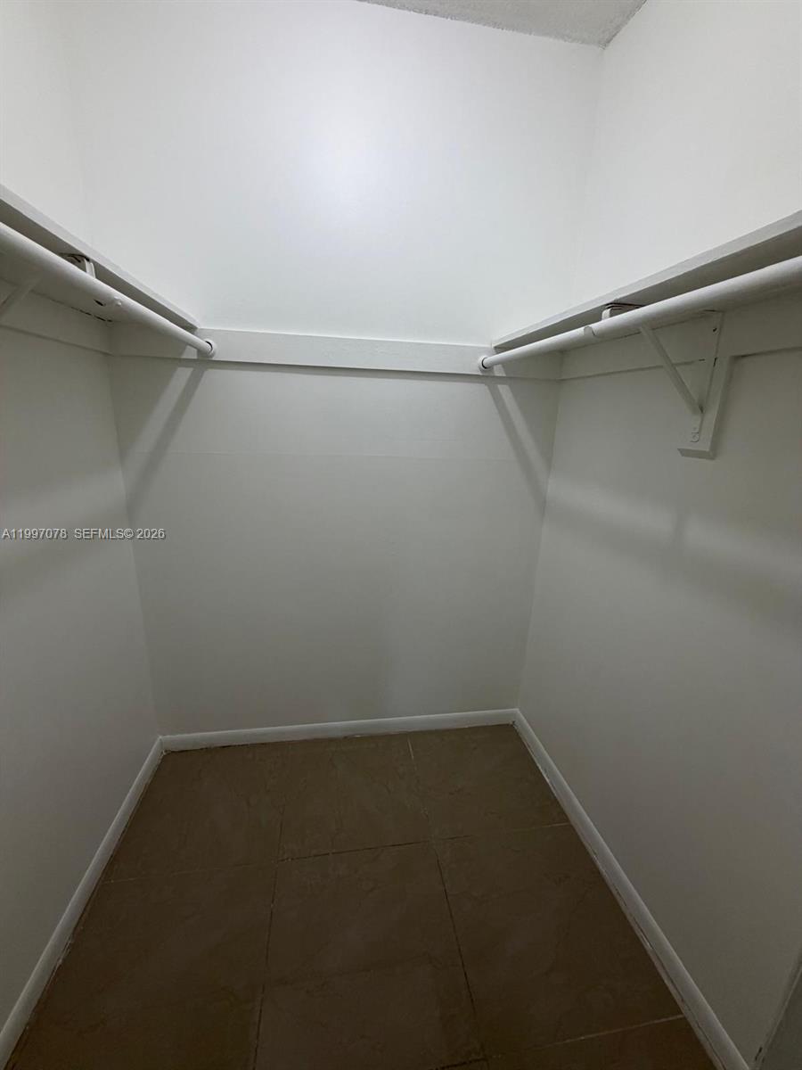 GOLFVIEW ARMS INC CONDO - Residential Lease