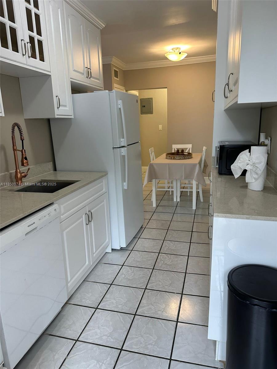 WATERWAY @ HOLLYWOOD BEACH - Residential