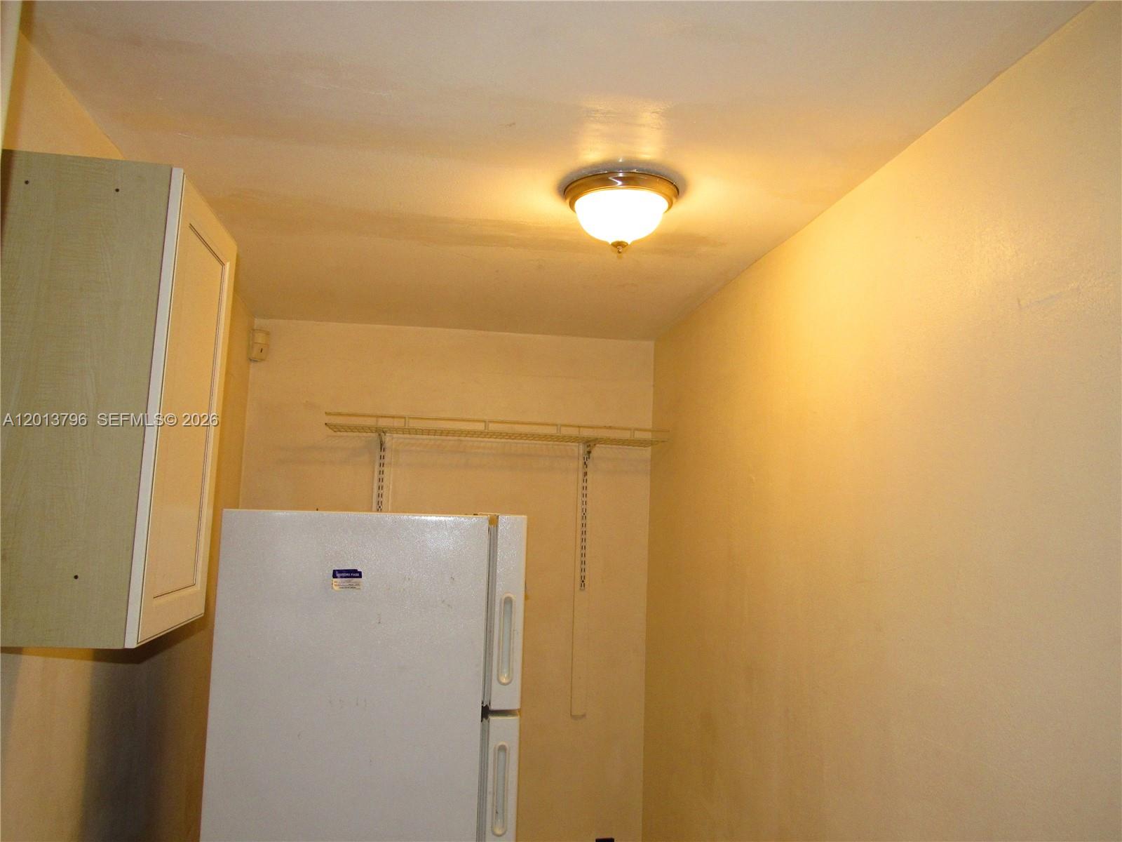 BREEZYWAY MANOR SECOND AD - Residential