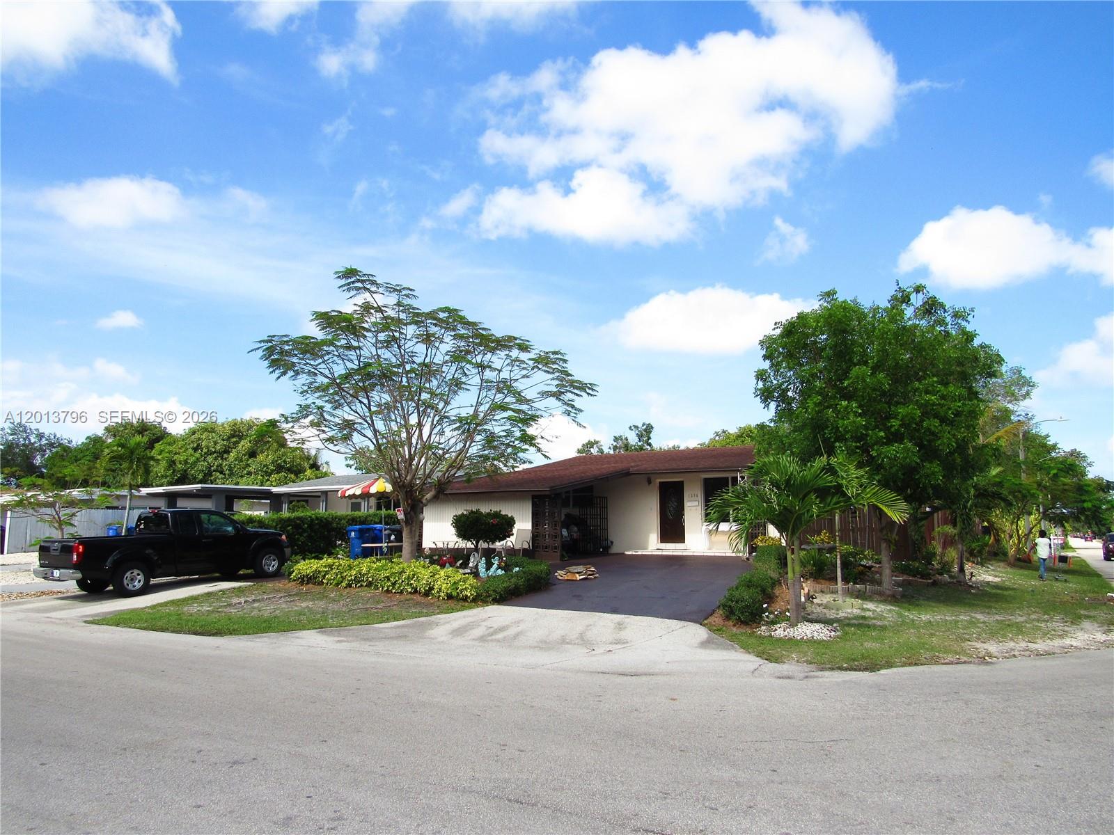 BREEZYWAY MANOR SECOND AD - Residential