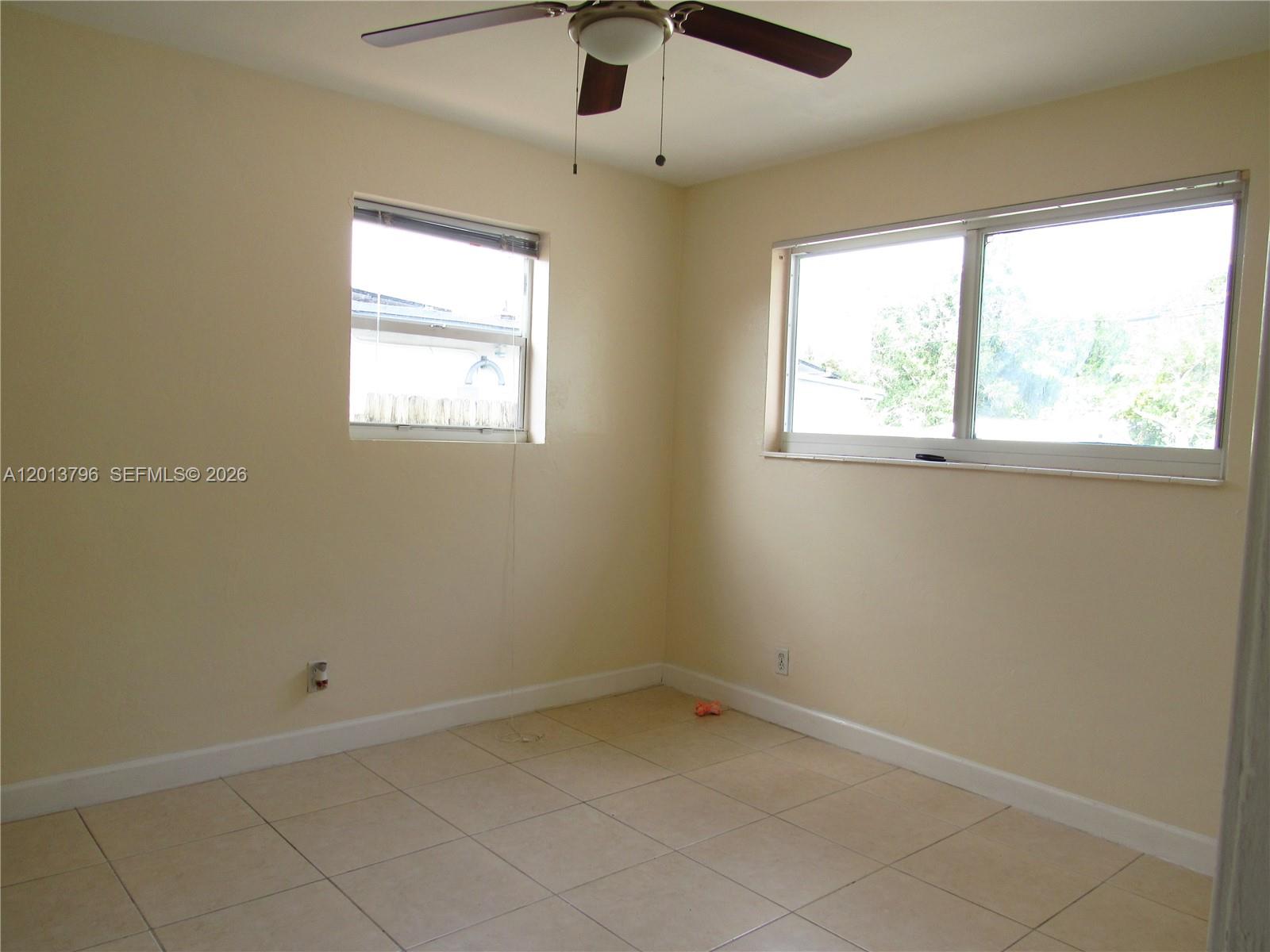 BREEZYWAY MANOR SECOND AD - Residential