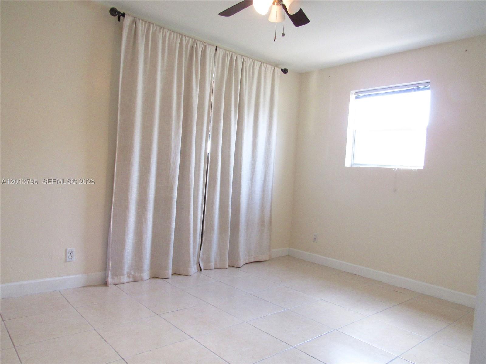 BREEZYWAY MANOR SECOND AD - Residential